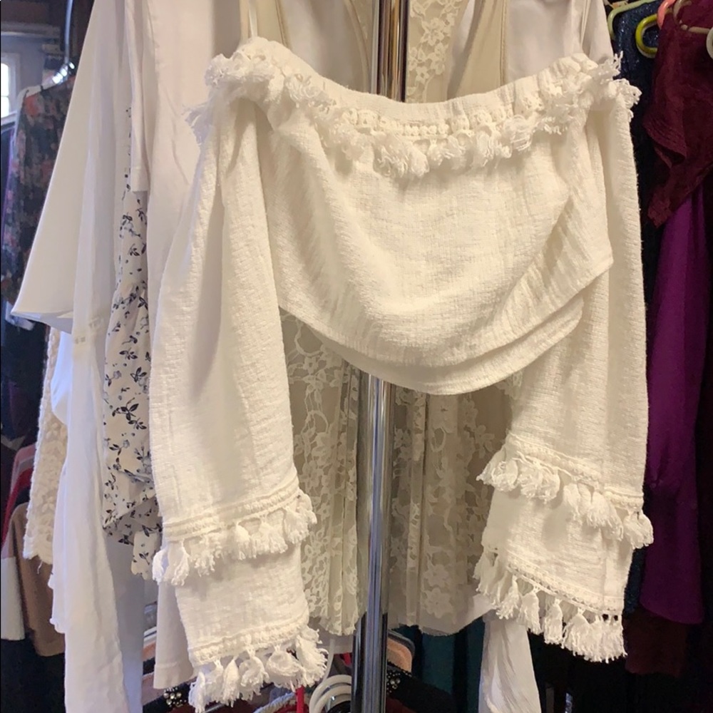 Fringe detailed linen crop top